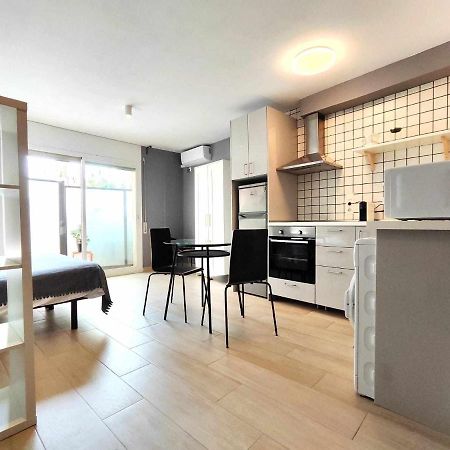 Mazi Apartments Suite Матаро Екстер'єр фото
