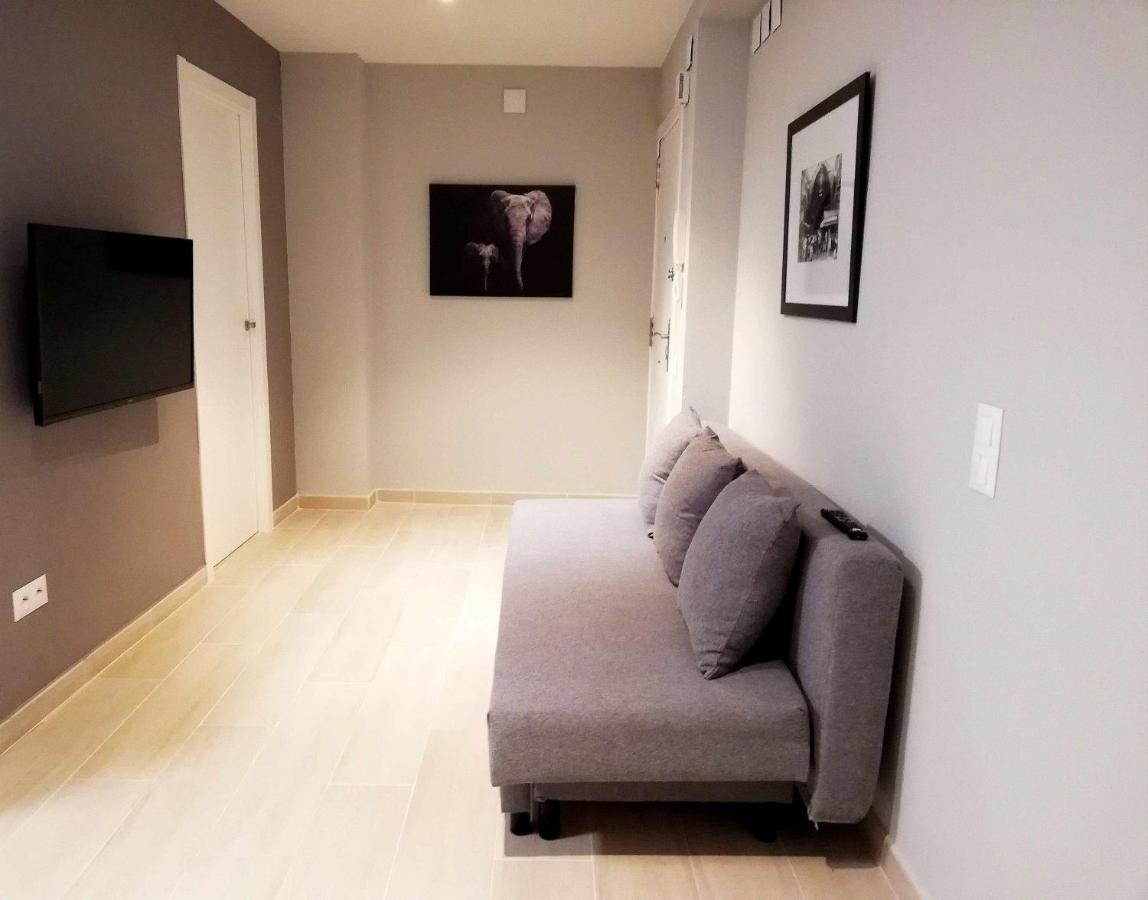 Mazi Apartments Suite Матаро Екстер'єр фото