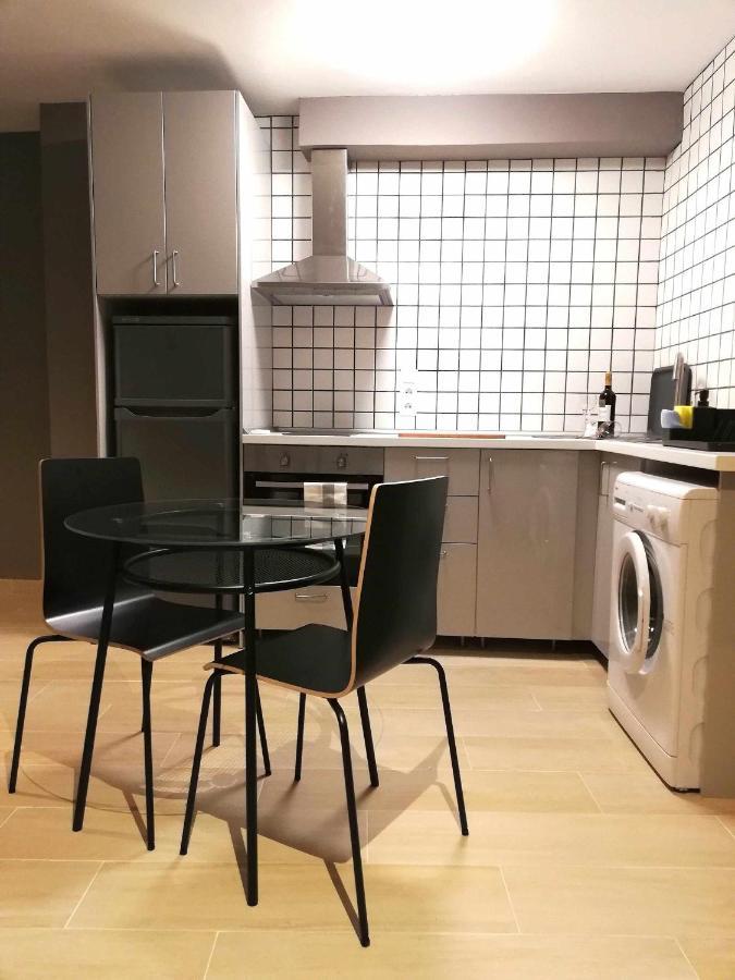 Mazi Apartments Suite Матаро Екстер'єр фото