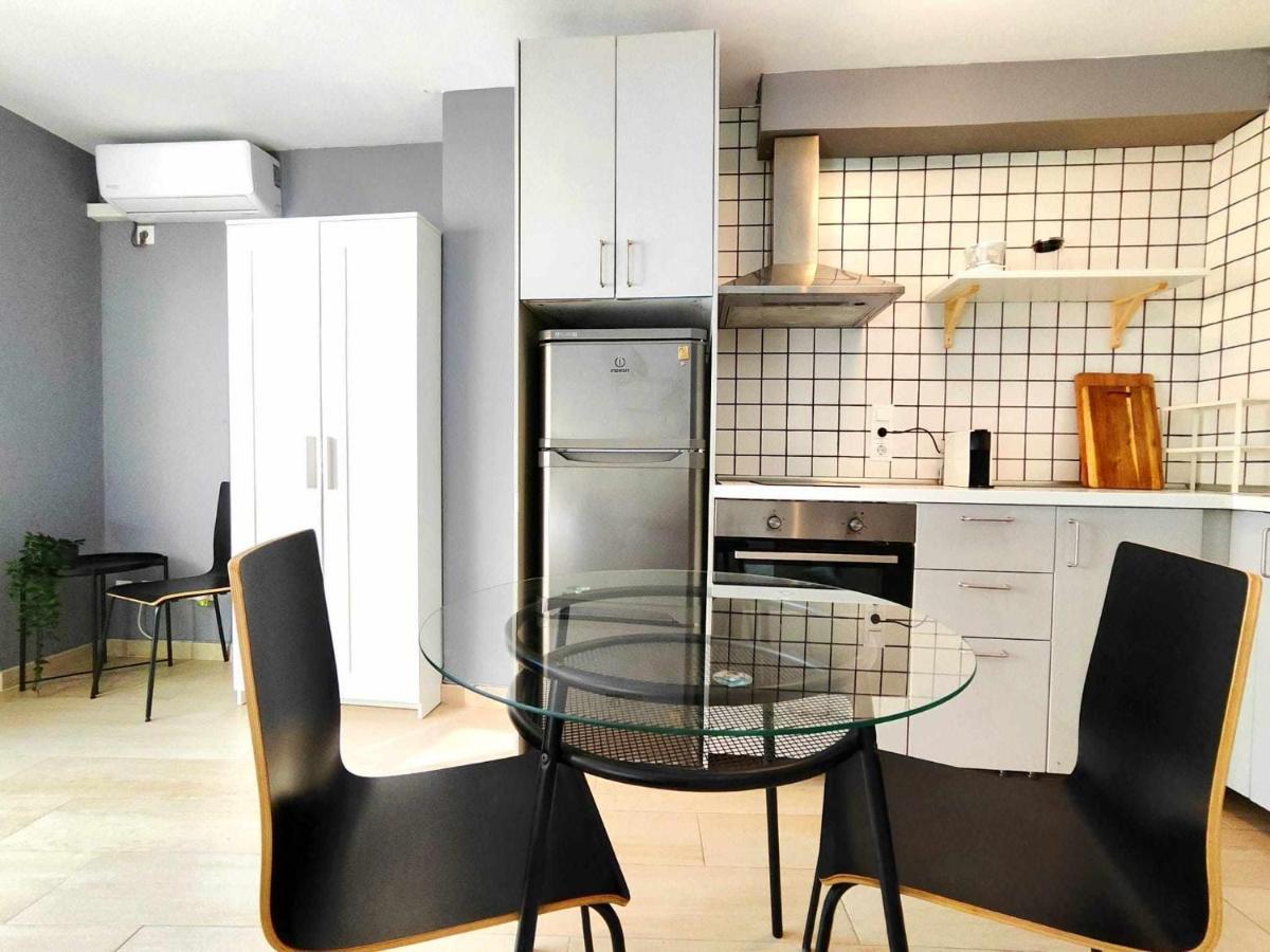 Mazi Apartments Suite Матаро Екстер'єр фото